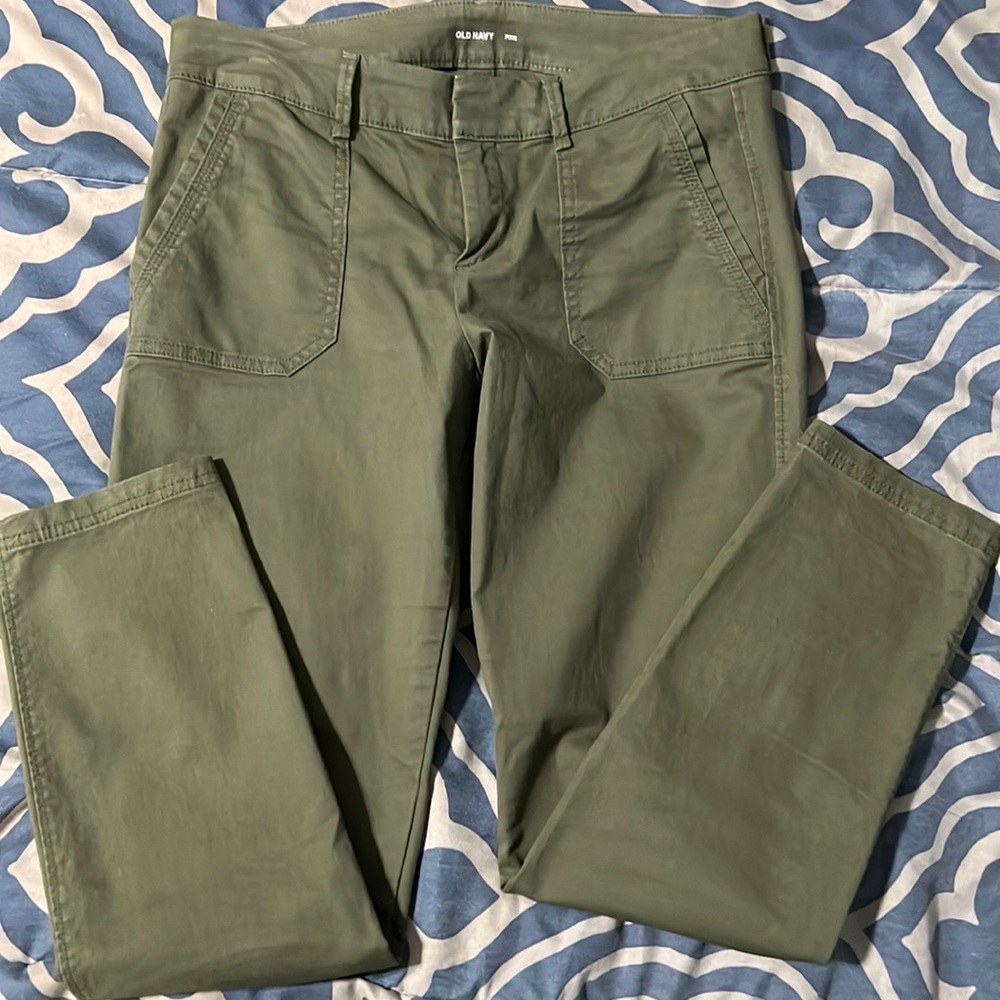 COPY - Old Navy chino pixie pants, moss landing (green), size 4